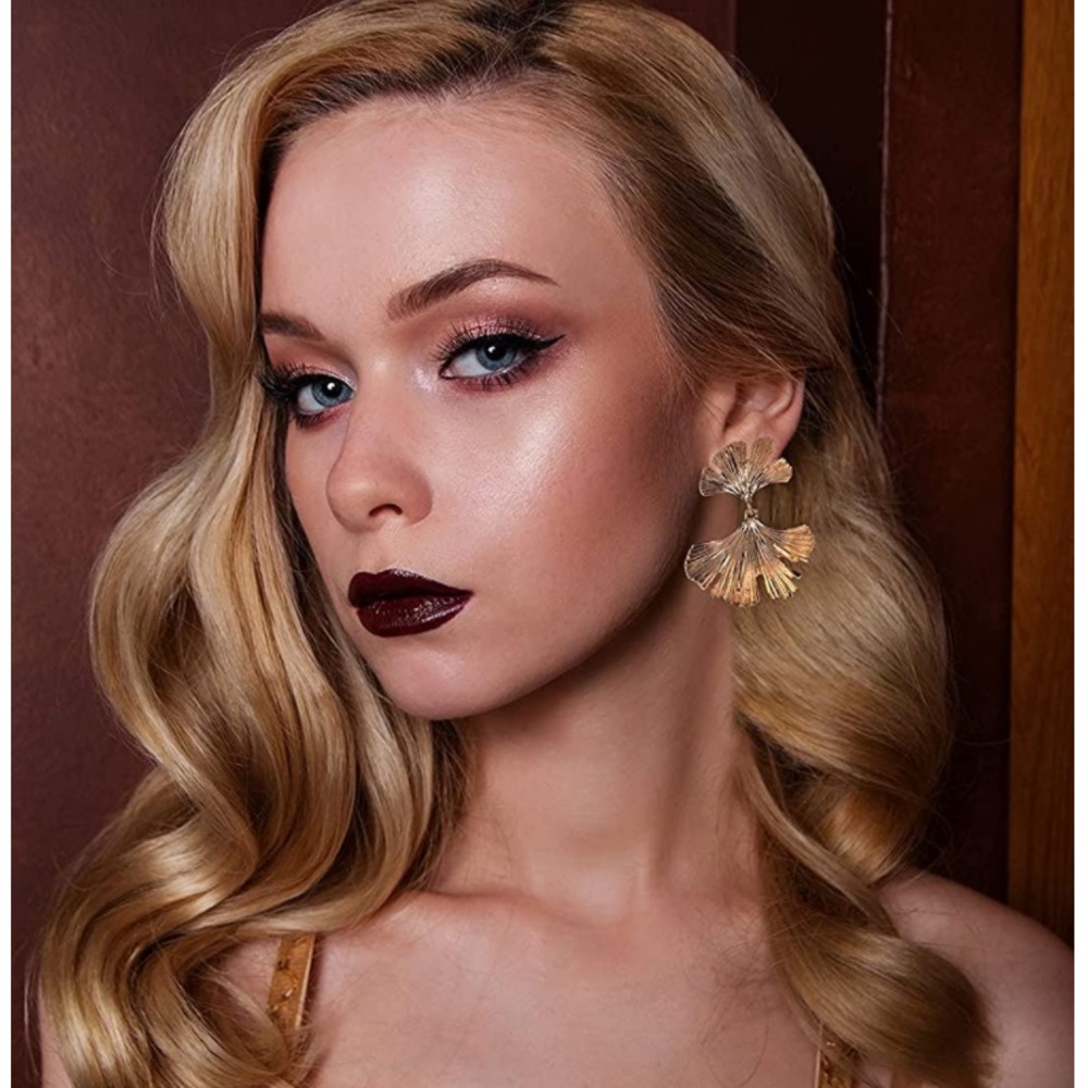 𝟚/$𝟚𝟝
𝒱𝒾𝓃𝓉𝒶𝑔𝑒 𝒢𝒾𝓃𝓀𝑔𝑜 𝐿𝑒𝒶𝒻 𝐸𝒶𝓇𝓇𝒾𝓃𝑔𝓈